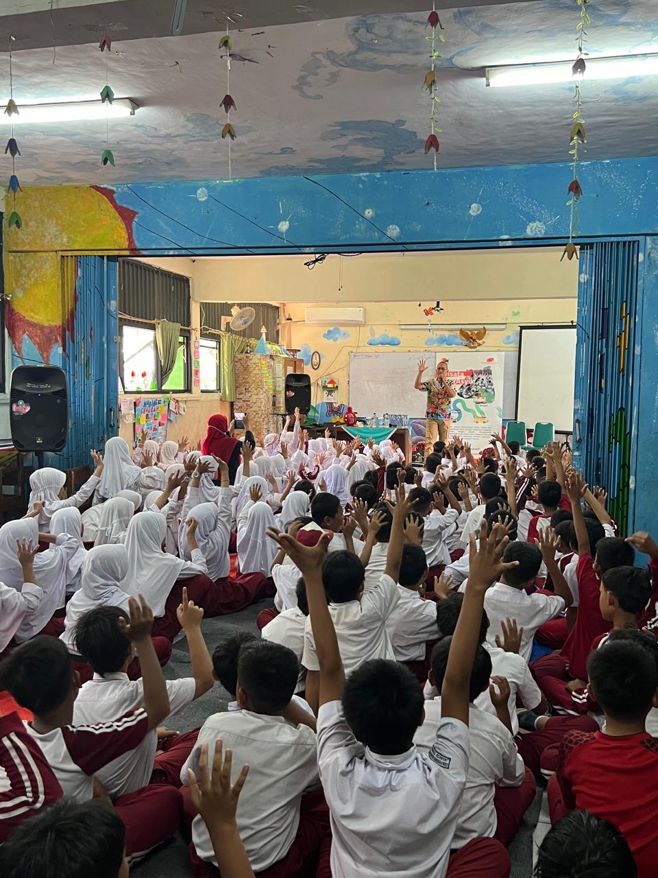 Wisata LiterAsyik Bersama SDN Pondok Kelapa 07